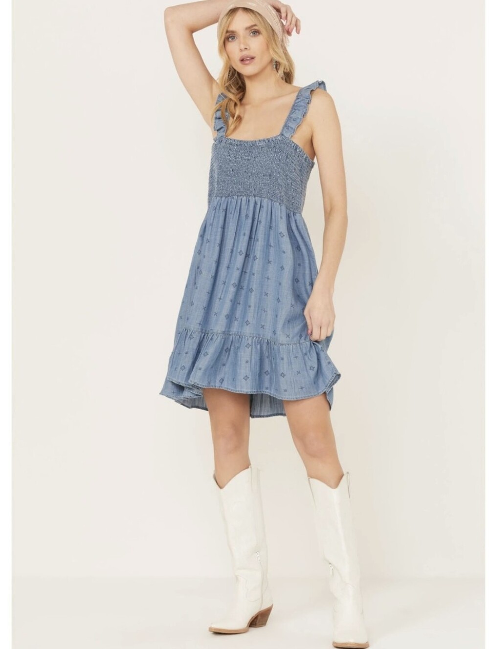 Ariat Paisley Print Pursuit Denim Dress. Size Large.